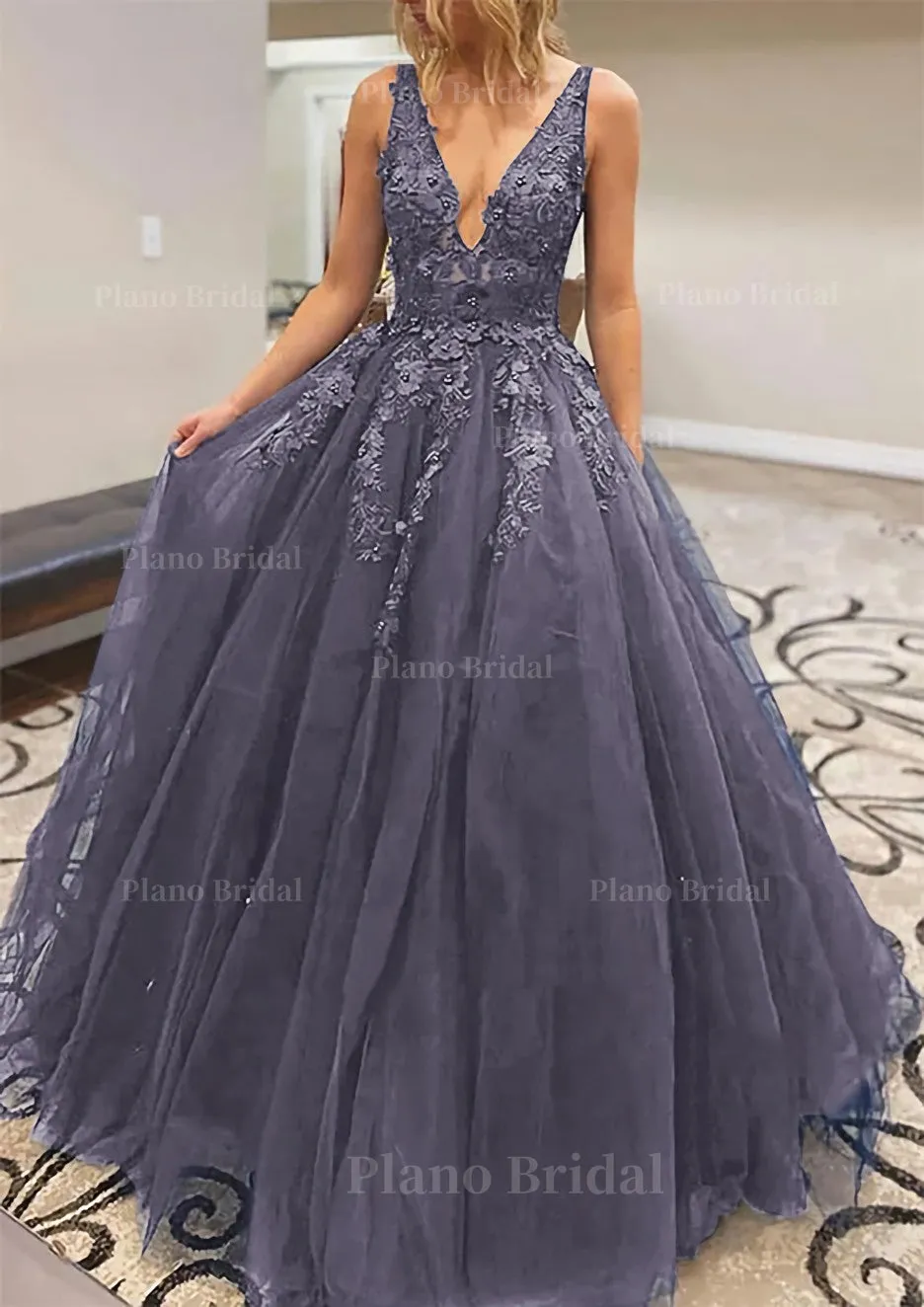 A-line V Neck Long/Floor-Length Lace Tulle Prom Dress With Appliqued