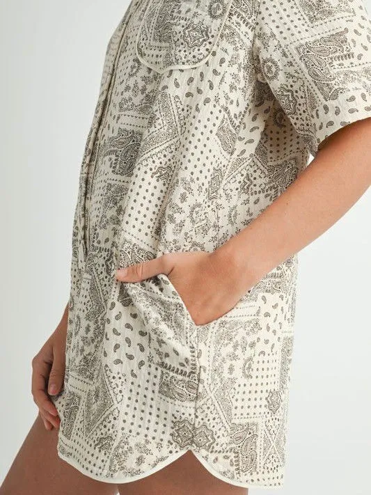 Beige and gray printed romper short sleeves