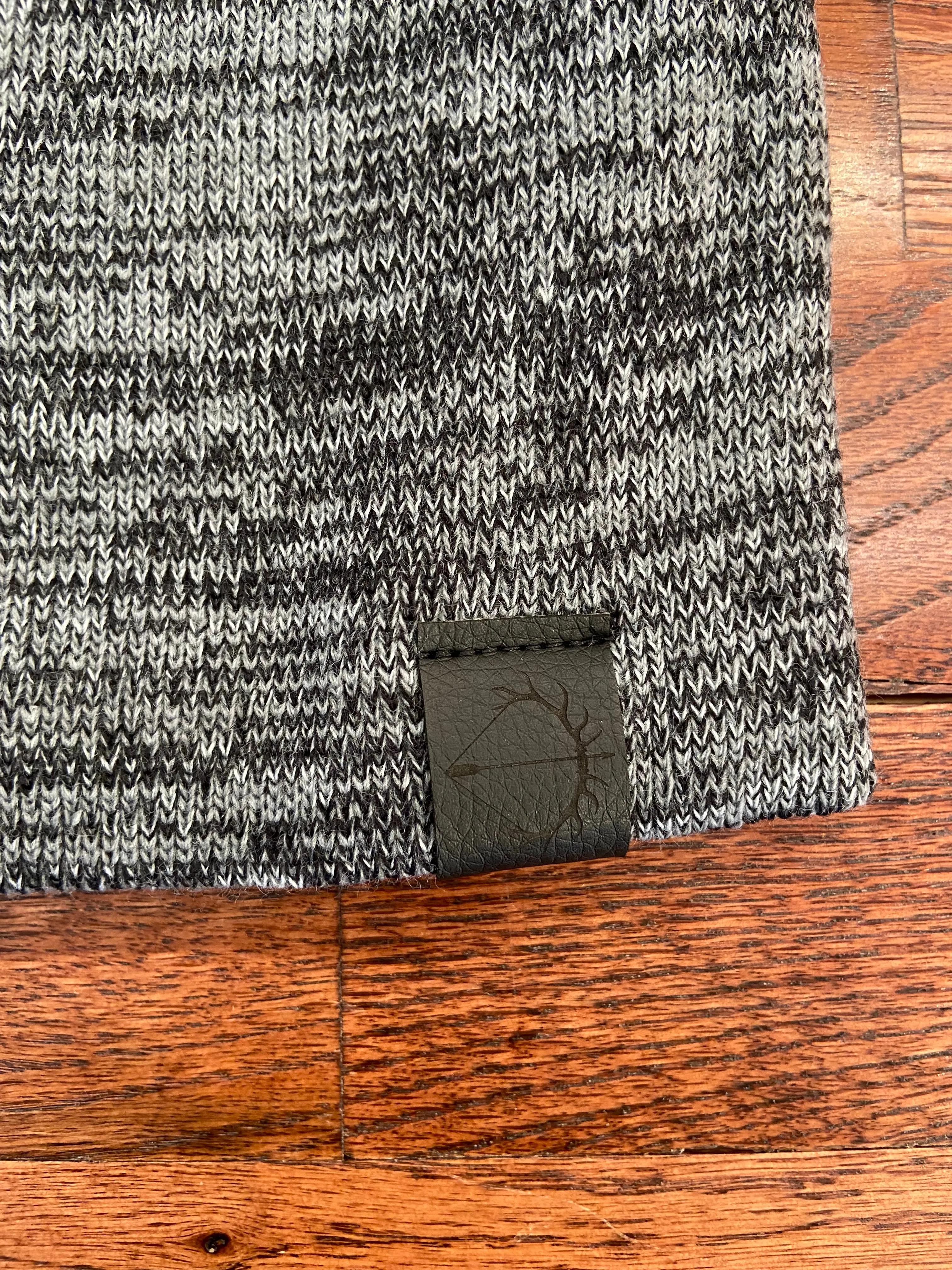 NO CUFF BEANIE • GREY TRI COLOR