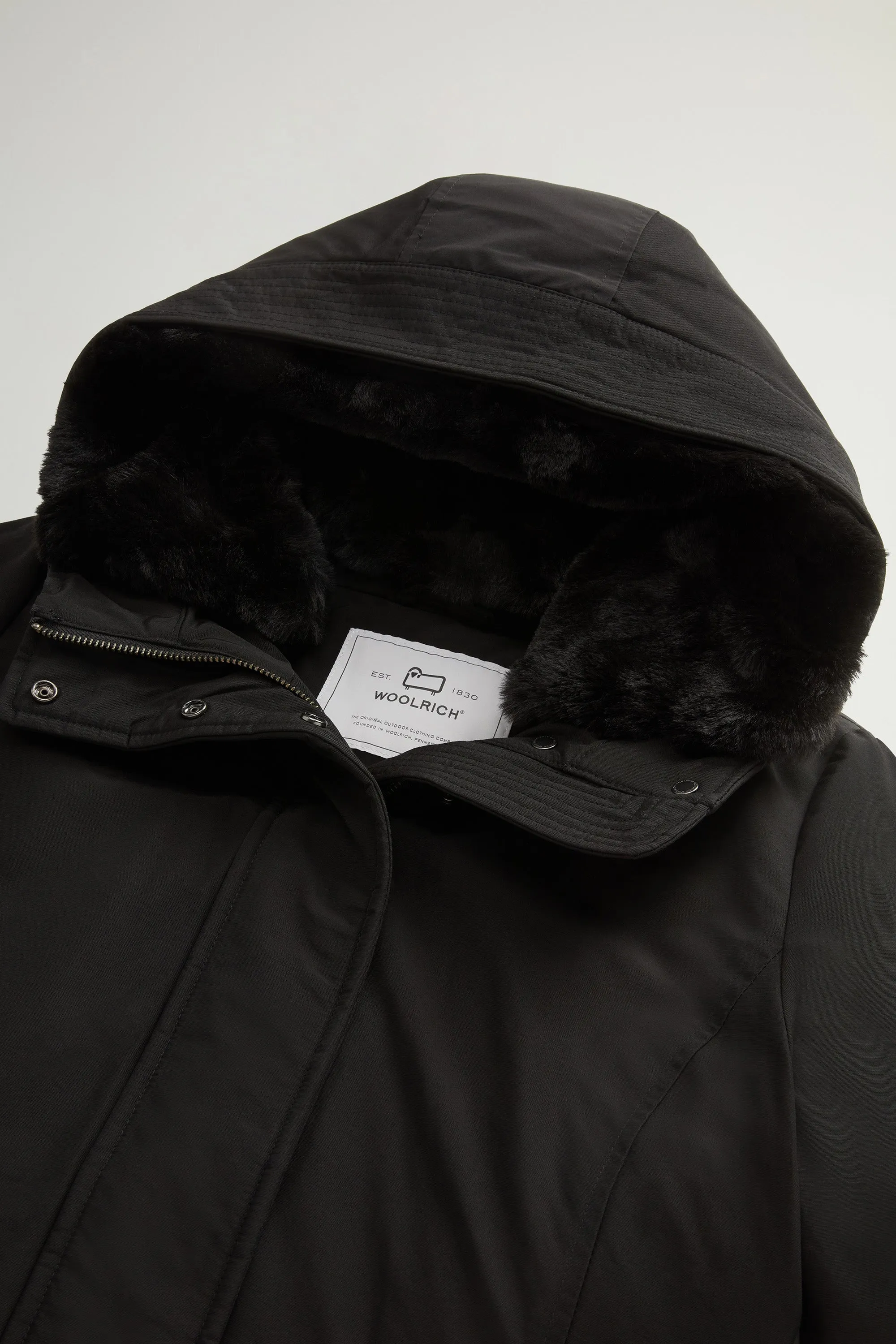 Woolrich Boulder Parka In Pelliccia Sintetica Nero